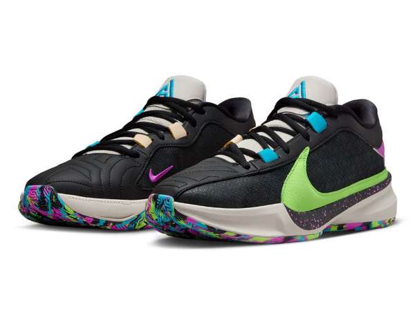 NIKE バスケットシューズ ヤニス・アデドクンポの5作目シグネチャーモデル『ZOOM FREAK 5 EP』2