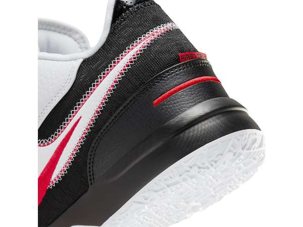 レブロン・ジェームズ シグネチャーモデル『NIKE ZOOM LEBRON NXXT GEN