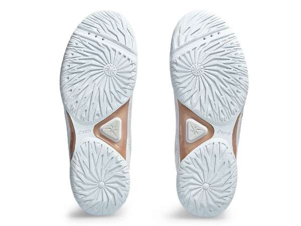 女性プレーヤーの足元を支える『ASICS LADY GELFAIRY 9』が発売