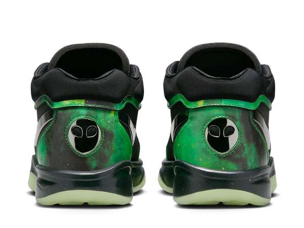 規格外の大型ルーキー”ビクター・ウェンバンヤマ”をイメージした『NIKE