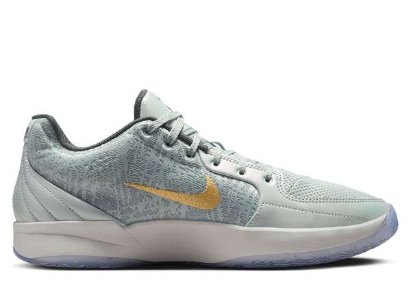 クリスマス気分を盛り上げる『NIKE JA 2 