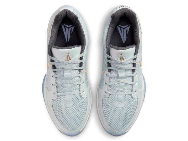 クリスマス気分を盛り上げる『NIKE JA 2 