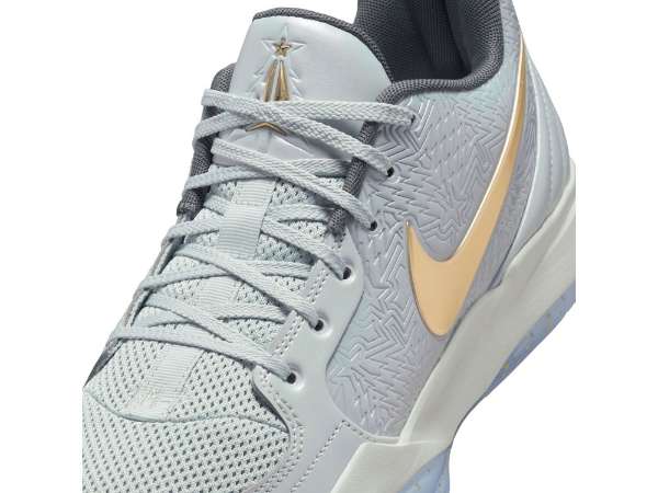 クリスマス気分を盛り上げる『NIKE JA 2 
