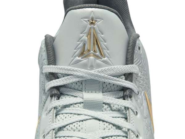 クリスマス気分を盛り上げる『NIKE JA 2 