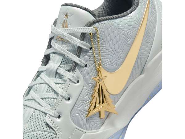 クリスマス気分を盛り上げる『NIKE JA 2 